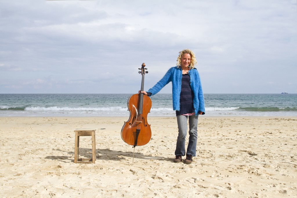 Cat beach cello