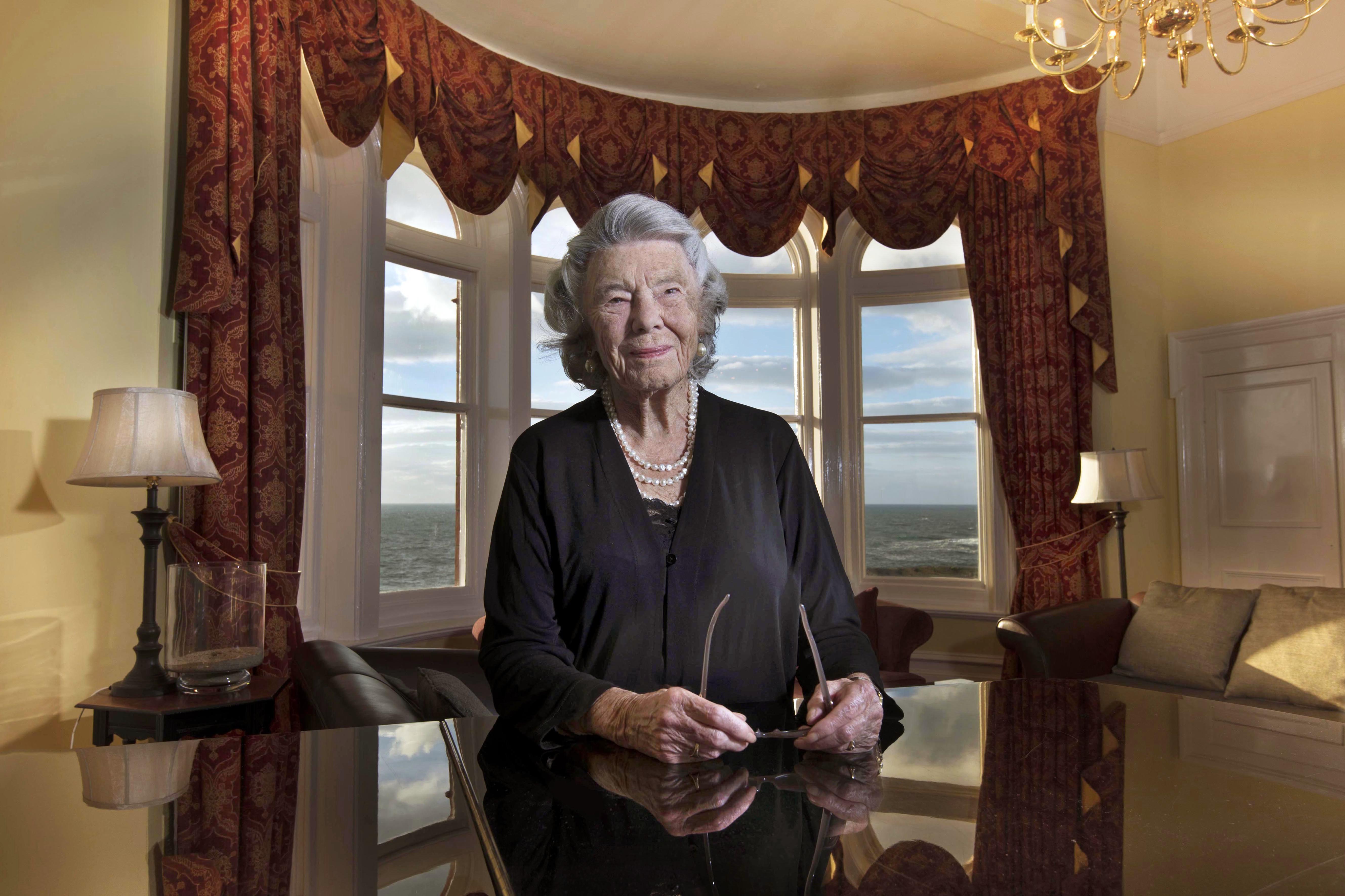 Book review: The Shell Seekers by Rosamunde Pilcher